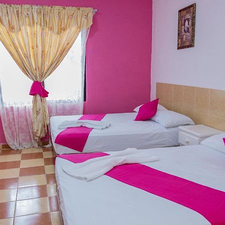 Oyo Hotel Marias,Aeropuerto Internacional De Четумаль Экстерьер фото