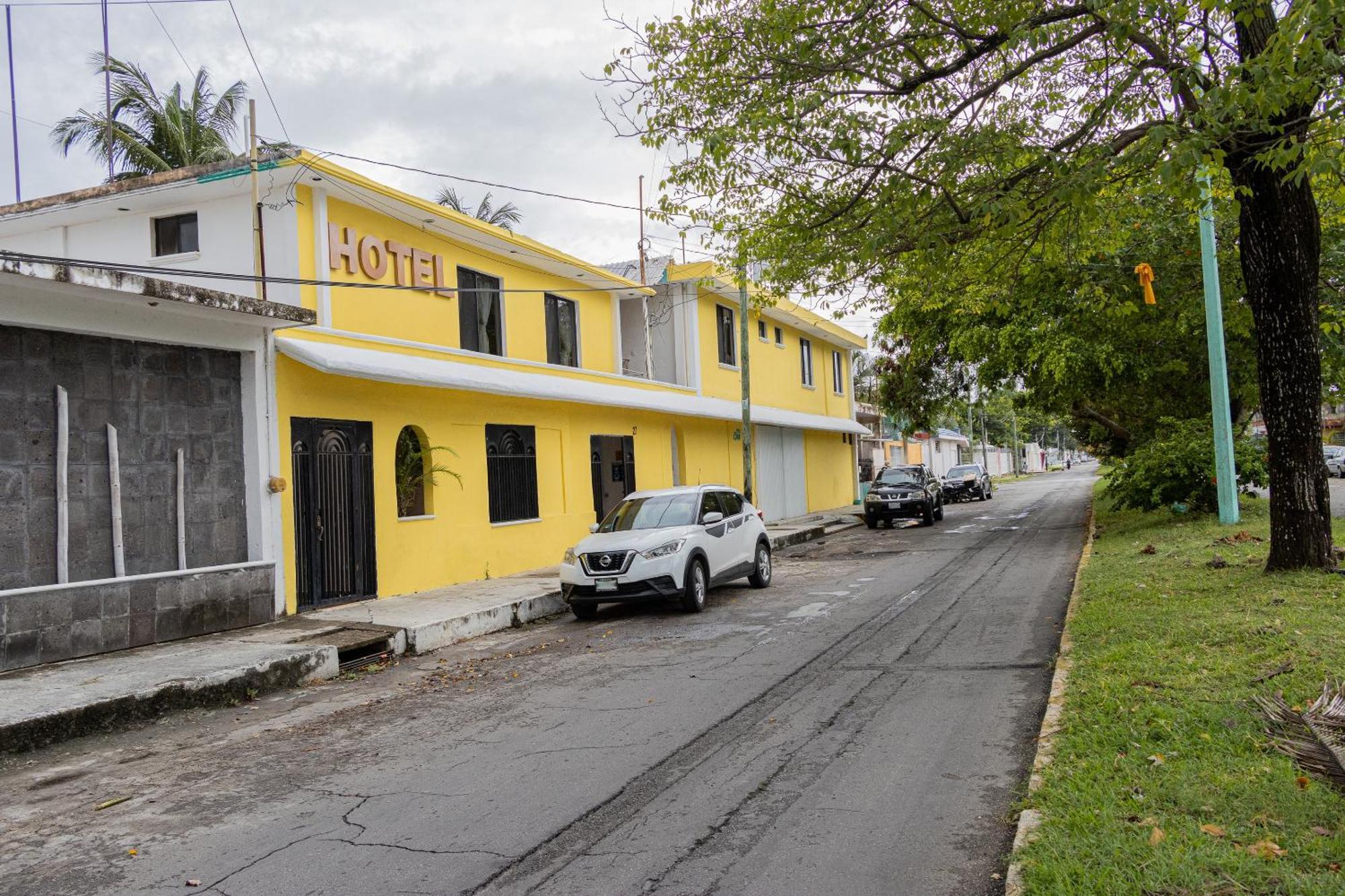 Oyo Hotel Marias,Aeropuerto Internacional De Четумаль Экстерьер фото