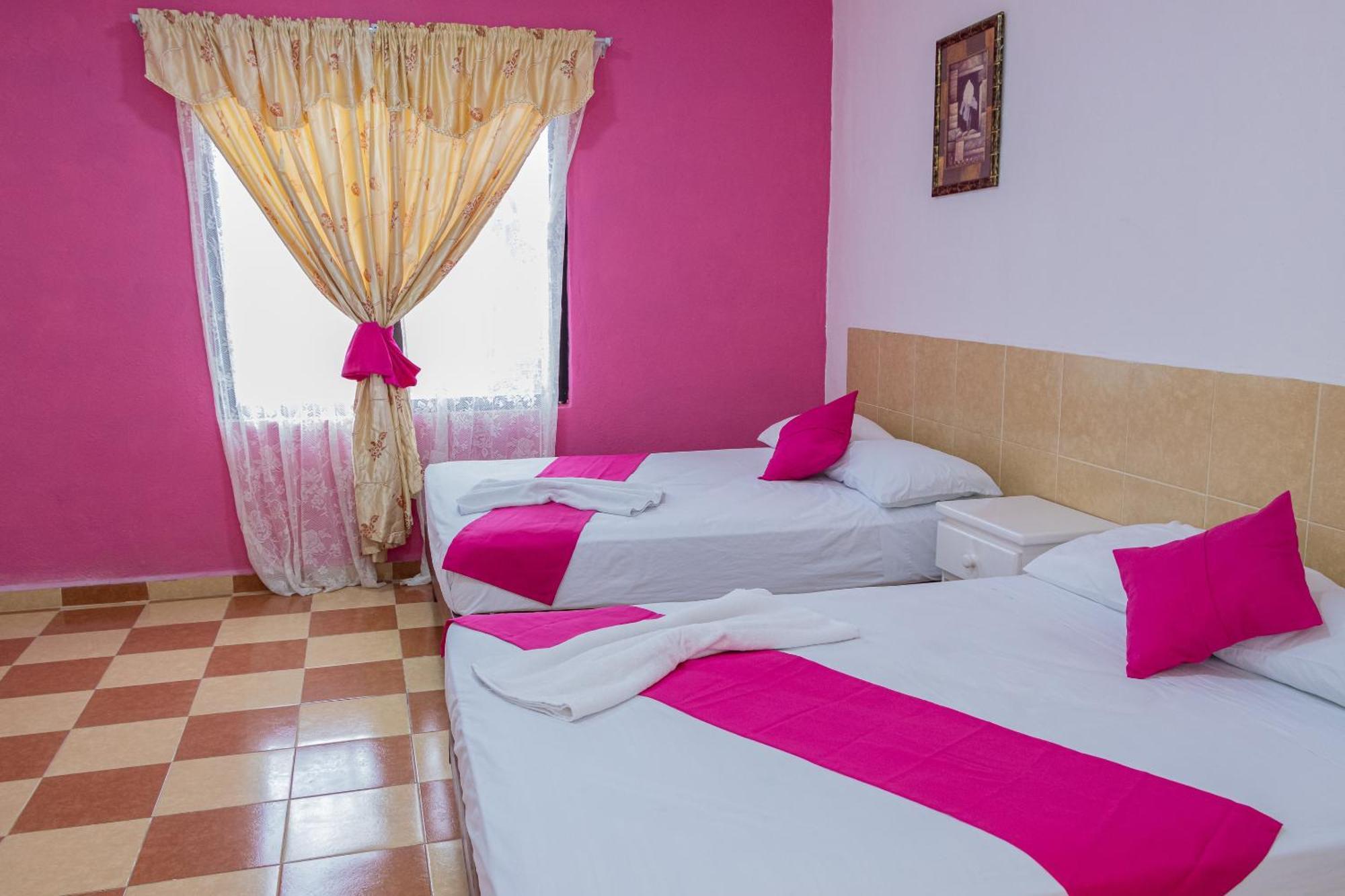Oyo Hotel Marias,Aeropuerto Internacional De Четумаль Экстерьер фото