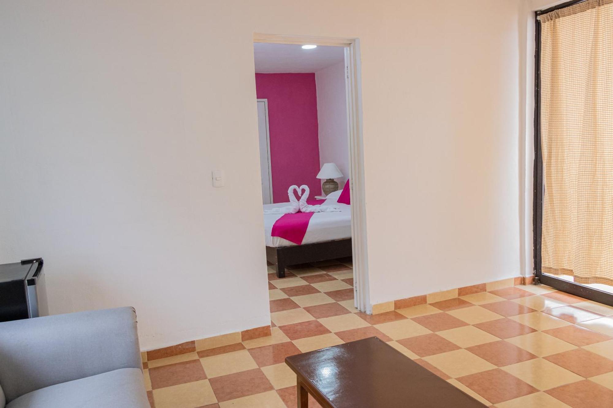 Oyo Hotel Marias,Aeropuerto Internacional De Четумаль Экстерьер фото