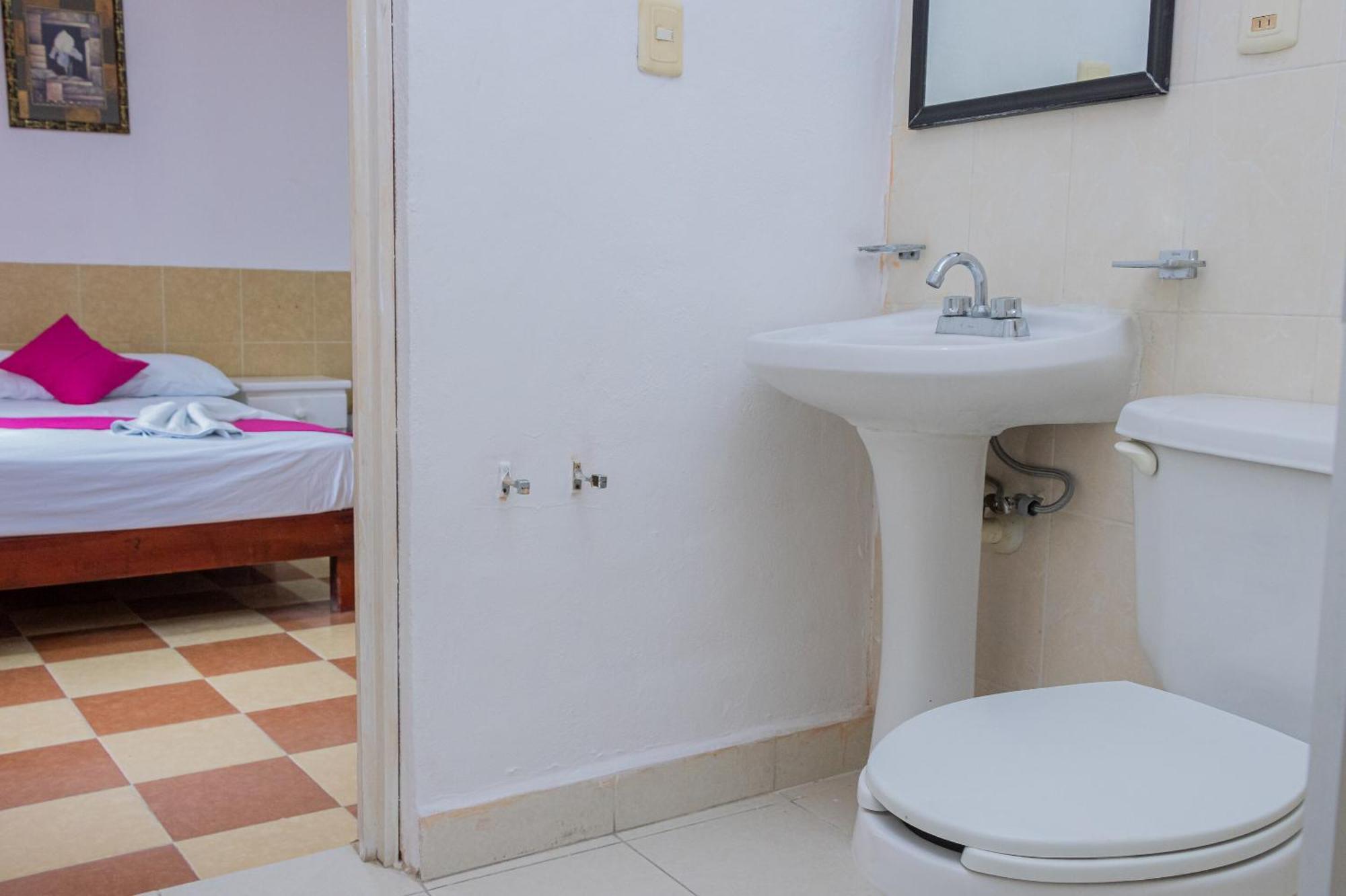 Oyo Hotel Marias,Aeropuerto Internacional De Четумаль Экстерьер фото
