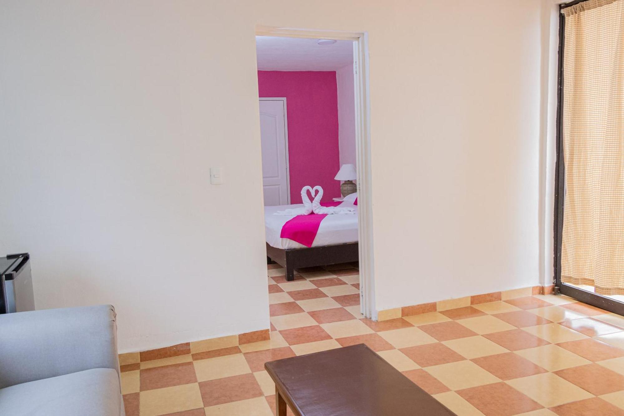 Oyo Hotel Marias,Aeropuerto Internacional De Четумаль Экстерьер фото