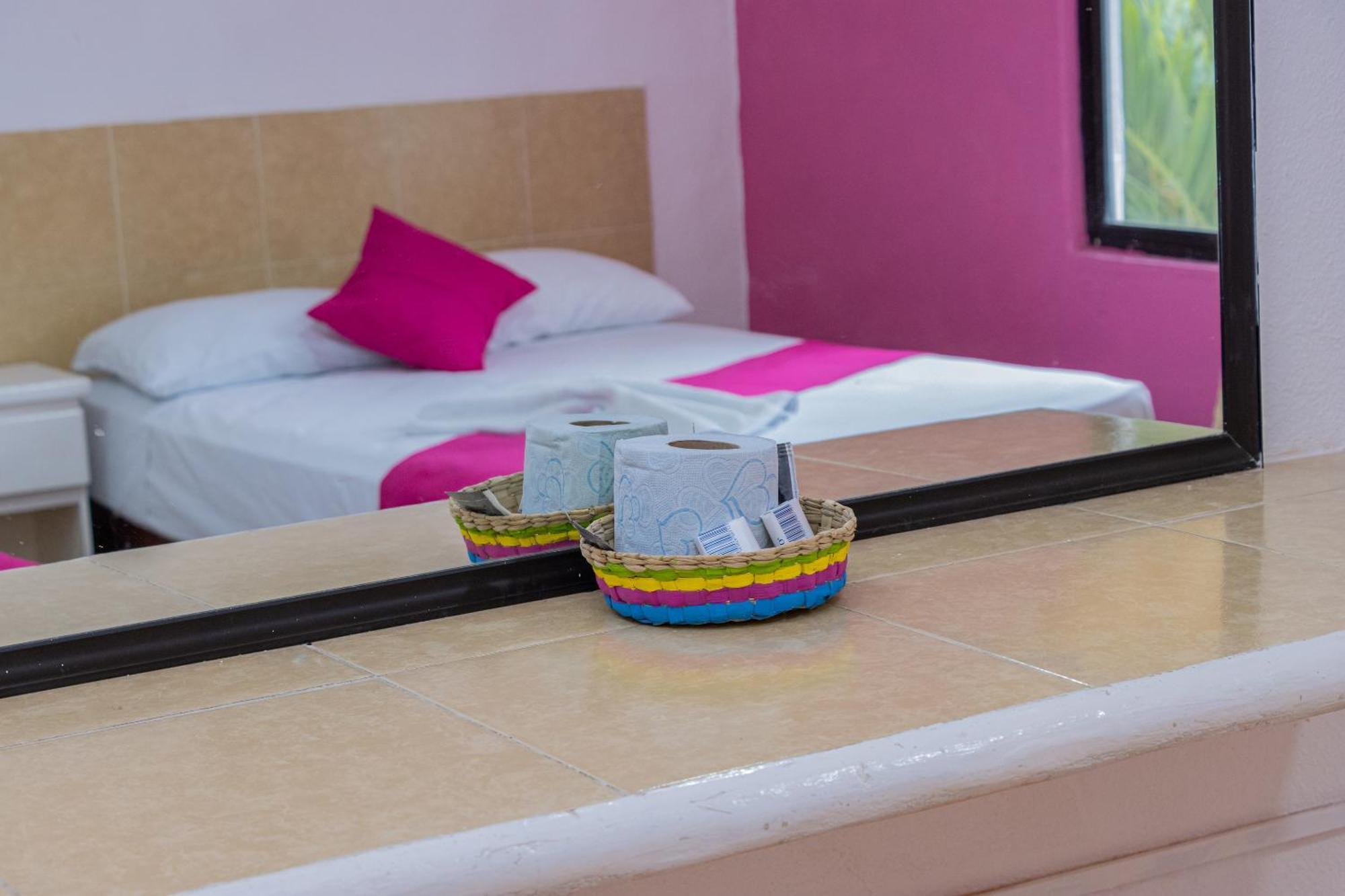 Oyo Hotel Marias,Aeropuerto Internacional De Четумаль Экстерьер фото