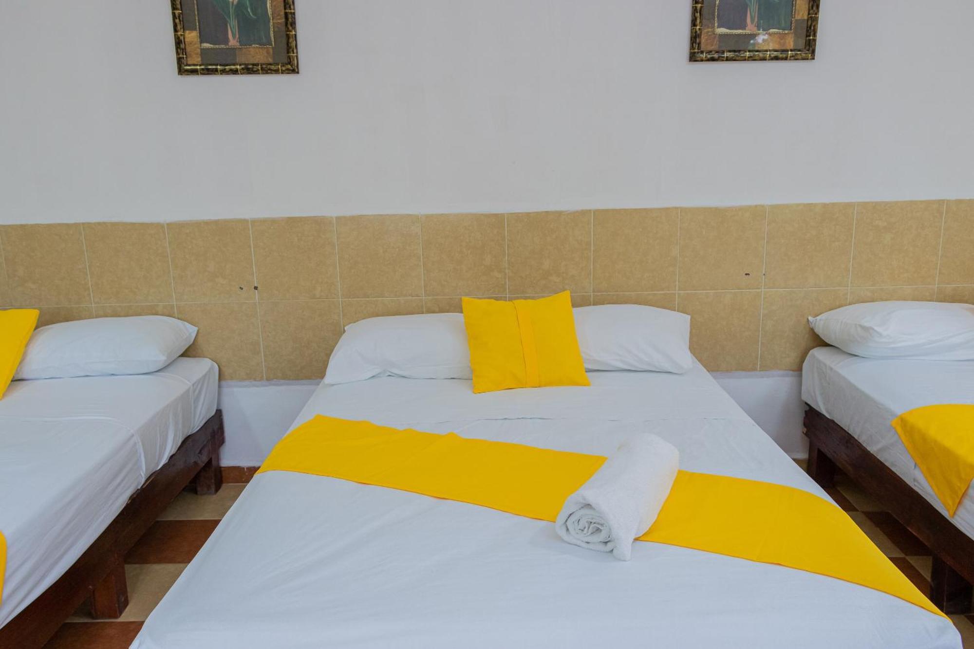 Oyo Hotel Marias,Aeropuerto Internacional De Четумаль Экстерьер фото