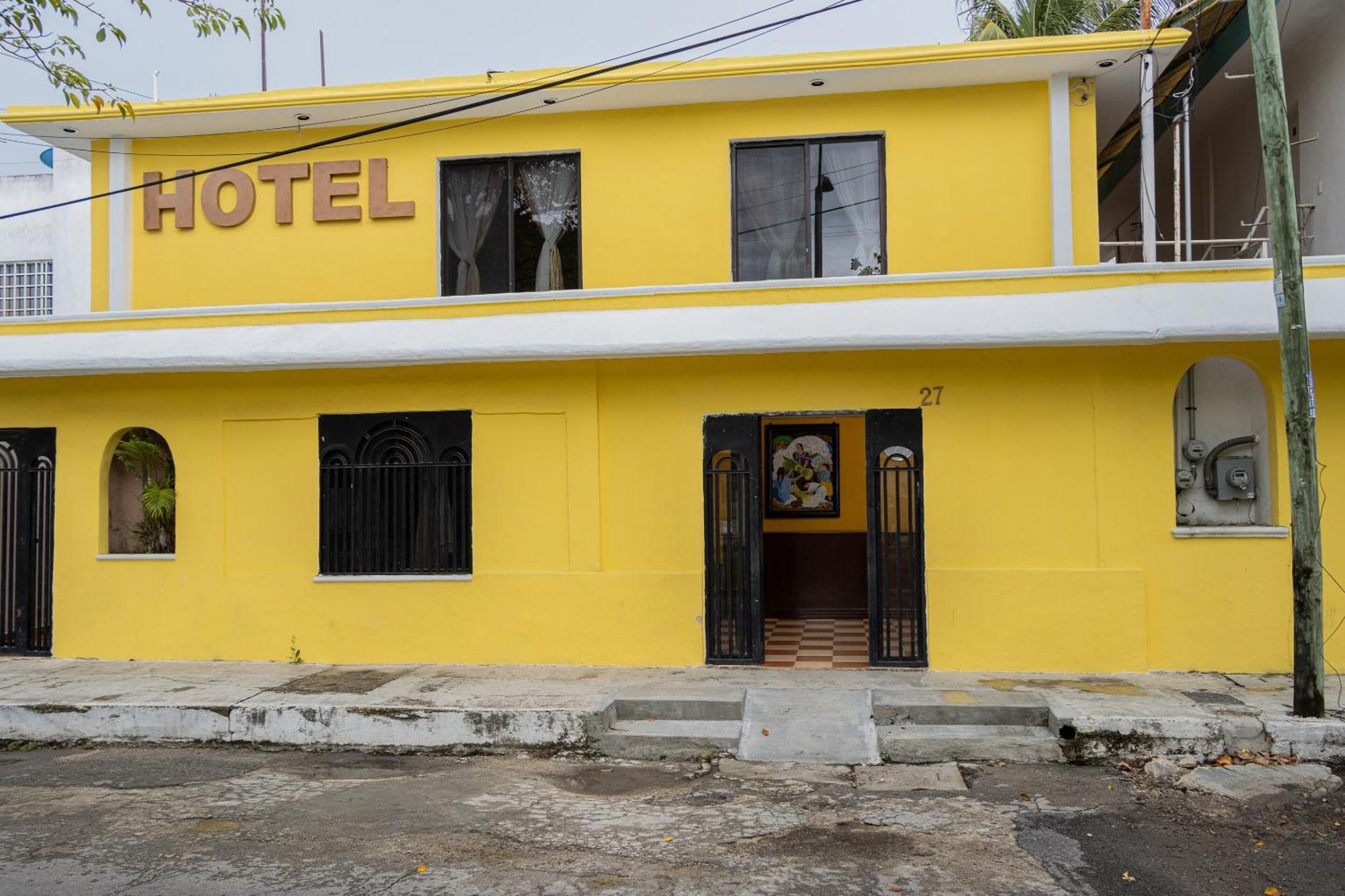 Oyo Hotel Marias,Aeropuerto Internacional De Четумаль Экстерьер фото