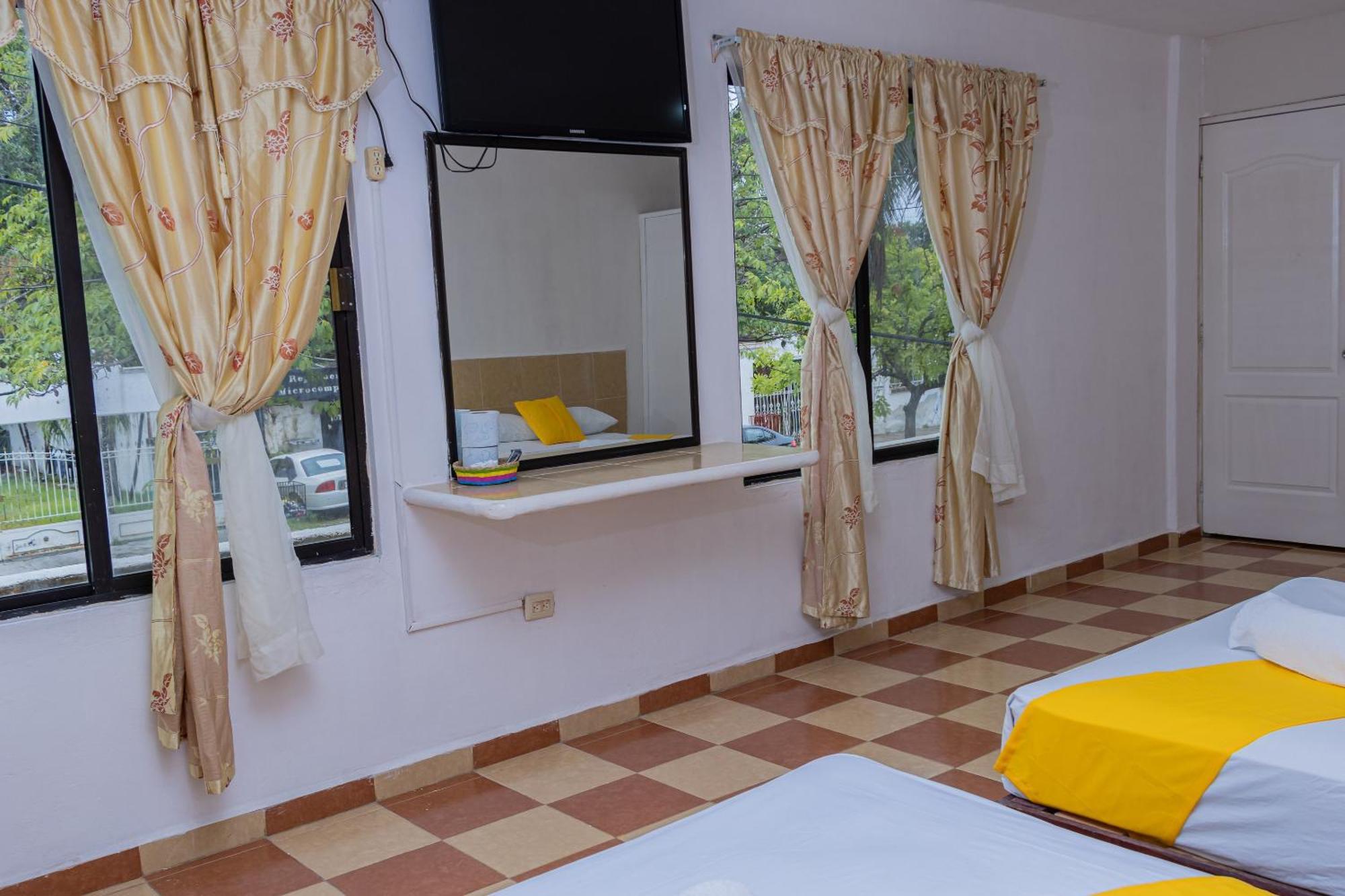 Oyo Hotel Marias,Aeropuerto Internacional De Четумаль Экстерьер фото